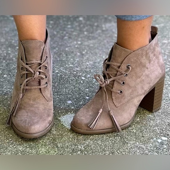 Fall Ankle Booties | ANA MIKI Taupe | 6.5 - Picture 5 of 8